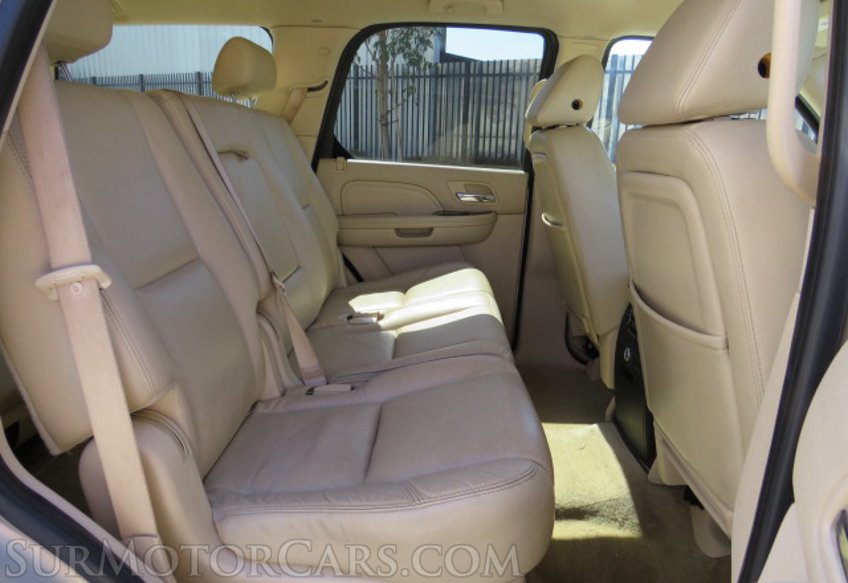 2007 Cadillac Escalade - Image 32