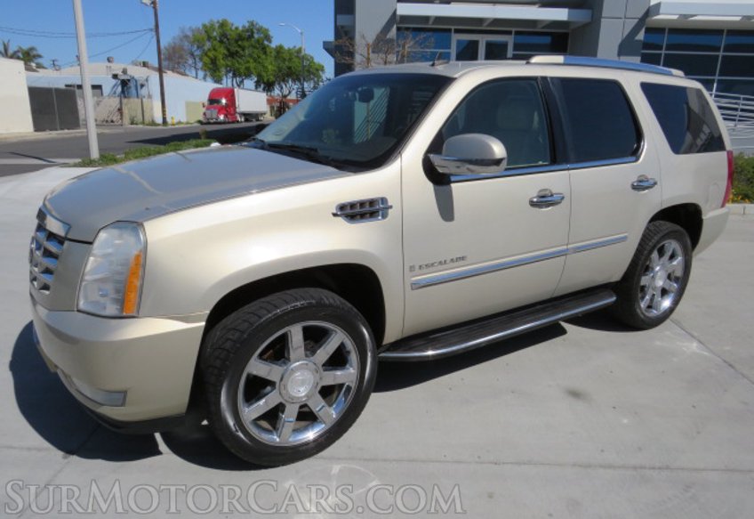 2007 Cadillac Escalade - Image 2