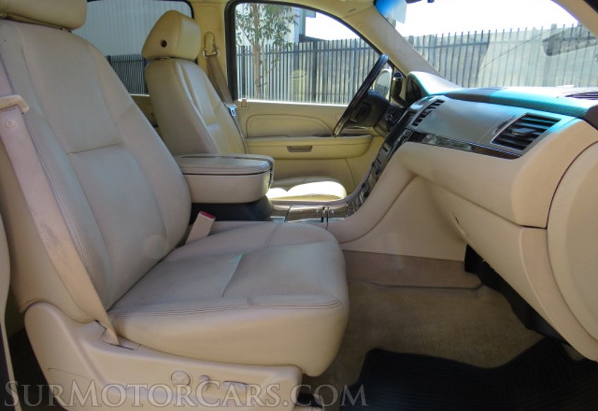2007 Cadillac Escalade - Image 28