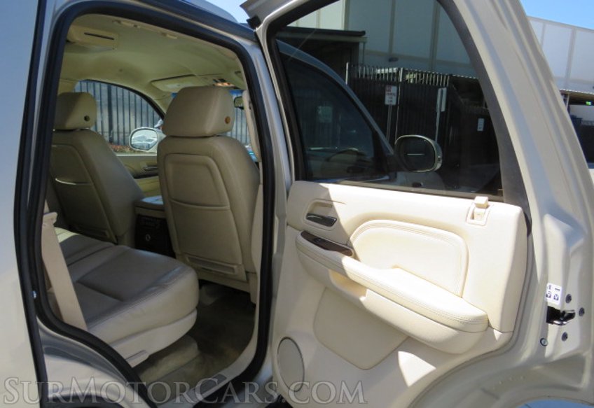 2007 Cadillac Escalade - Image 26