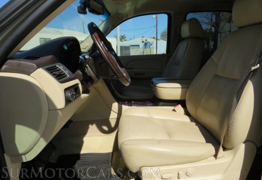 2007 Cadillac Escalade - Image 27