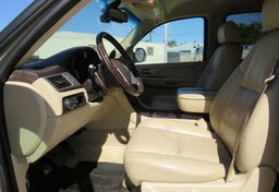 2007 Cadillac Escalade - Image 29