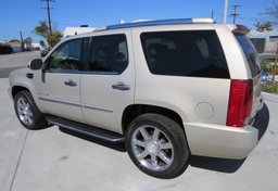 2007 Cadillac Escalade - Image 8