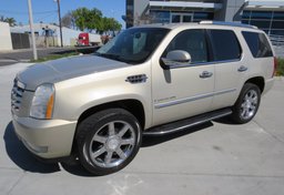 2007 Cadillac Escalade - Image 2