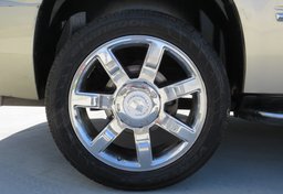 2007 Cadillac Escalade - Image 19