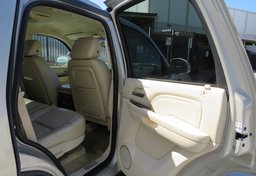 2007 Cadillac Escalade - Image 26