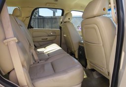 2007 Cadillac Escalade - Image 34