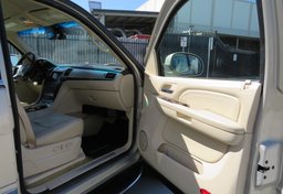 2007 Cadillac Escalade - Image 24