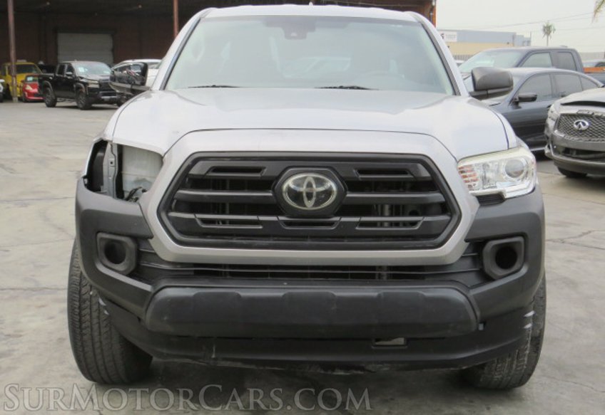 2018 Toyota Tacoma - Image 11