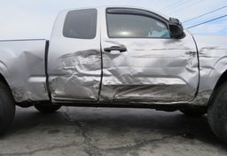 2018 Toyota Tacoma - Image 15