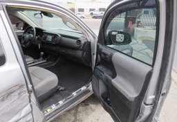 2018 Toyota Tacoma - Image 22