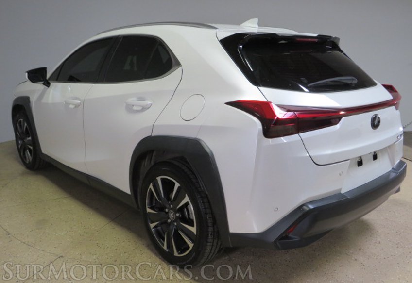 2021 Lexus UX 200 - Image 6