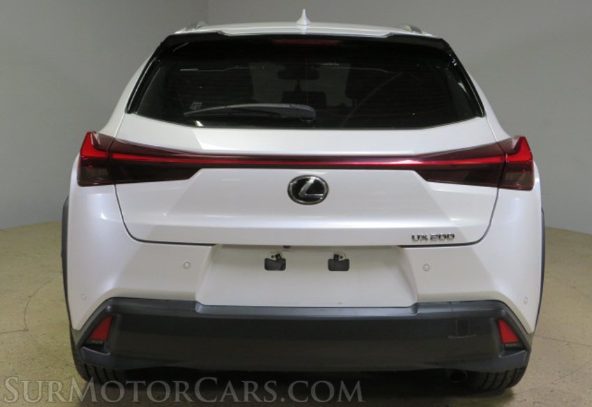2021 Lexus UX 200 - Image 12