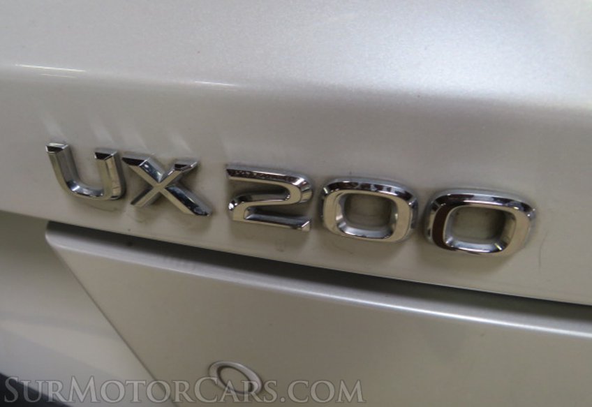 2021 Lexus UX 200 - Image 15