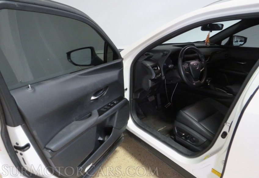 2021 Lexus UX 200 - Image 19