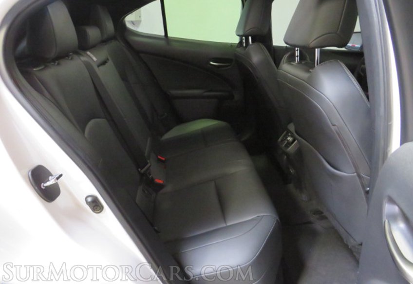 2021 Lexus UX 200 - Image 23