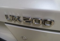 2021 Lexus UX 200 - Image 15