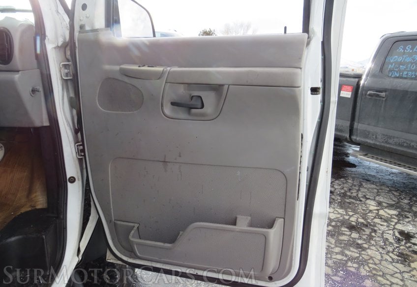 1998 Ford E-350 4X4 - Image 63