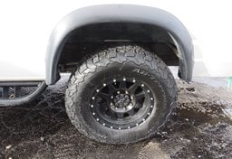 1998 Ford E-350 4X4 - Image 69