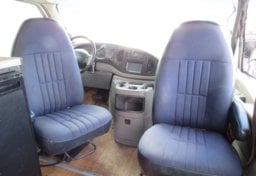 1998 Ford E-350 4X4 - Image 129