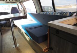 1998 Ford E-350 4X4 - Image 95