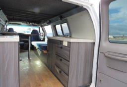 1998 Ford E-350 4X4 - Image 108