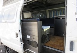 1998 Ford E-350 4X4 - Image 139