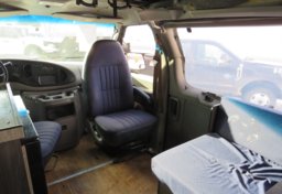 1998 Ford E-350 4X4 - Image 131