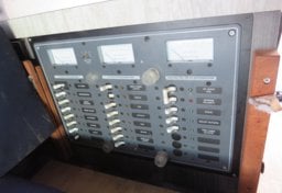 1998 Ford E-350 4X4 - Image 94