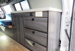 1998 Ford E-350 4X4 - Image 93