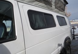 1998 Ford E-350 4X4 - Image 37