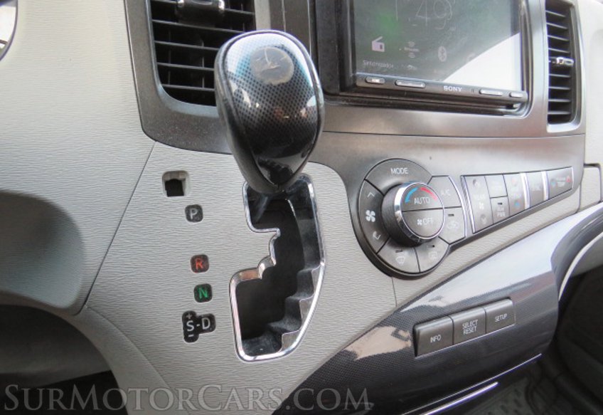 2014 Toyota Sienna - Image 43