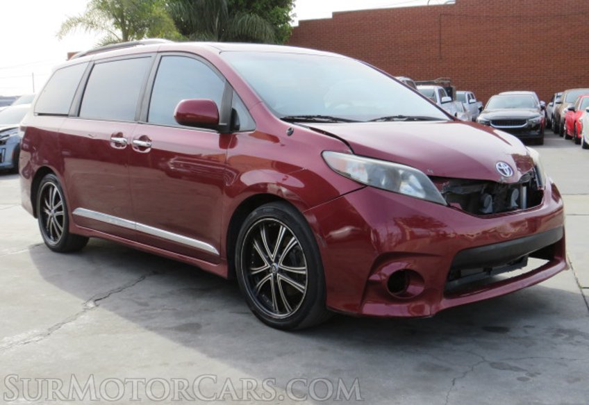 2014 Toyota Sienna - Image 4