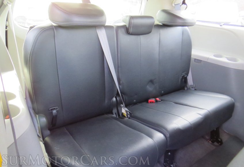 2014 Toyota Sienna - Image 21