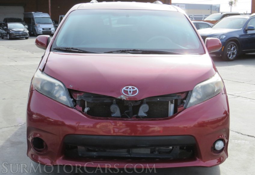 2014 Toyota Sienna - Image 11