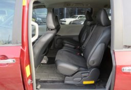 2014 Toyota Sienna - Image 24