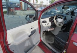 2014 Toyota Sienna - Image 19