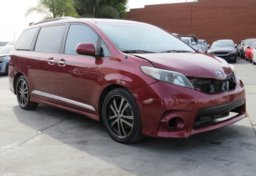 2014 Toyota Sienna - Image 4