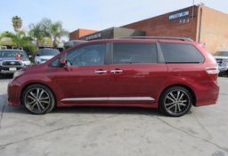 2014 Toyota Sienna - Image 5