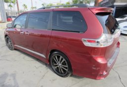 2014 Toyota Sienna - Image 7