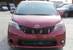 2014 Toyota Sienna - Image 11