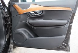 2021 Volvo XC90 - Image 37
