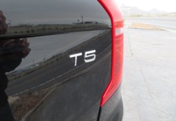 2021 Volvo XC90 - Image 17