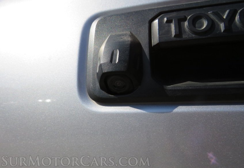 2017 Toyota Tacoma - Image 19