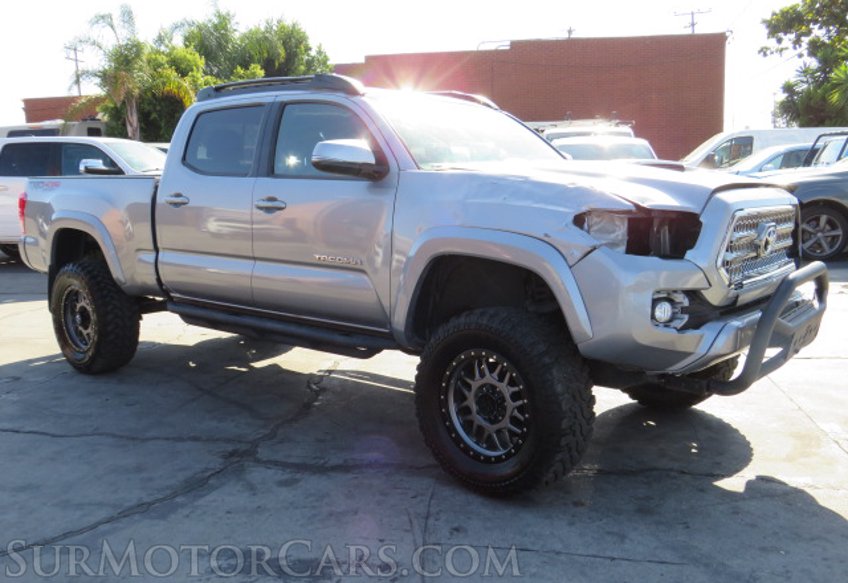2017 Toyota Tacoma - Image 4