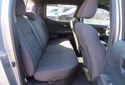 2017 Toyota Tacoma - Image 31