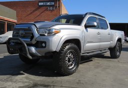 2017 Toyota Tacoma - Image 3