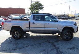 2017 Toyota Tacoma - Image 12