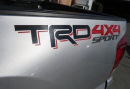 2017 Toyota Tacoma - Image 21