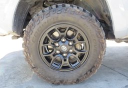 2019 Toyota Tacoma 4WD - Image 18